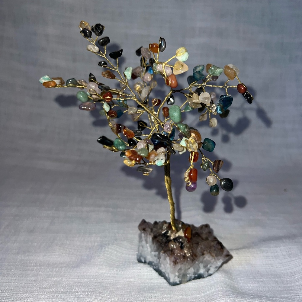Crystal Lake Wire Tree Sculpture